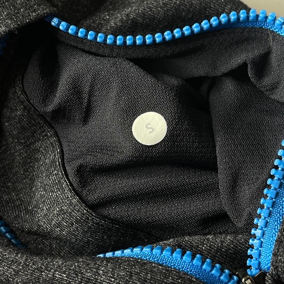 SOLD Lululemon Mens Jacket Small - Picture 3 of 3